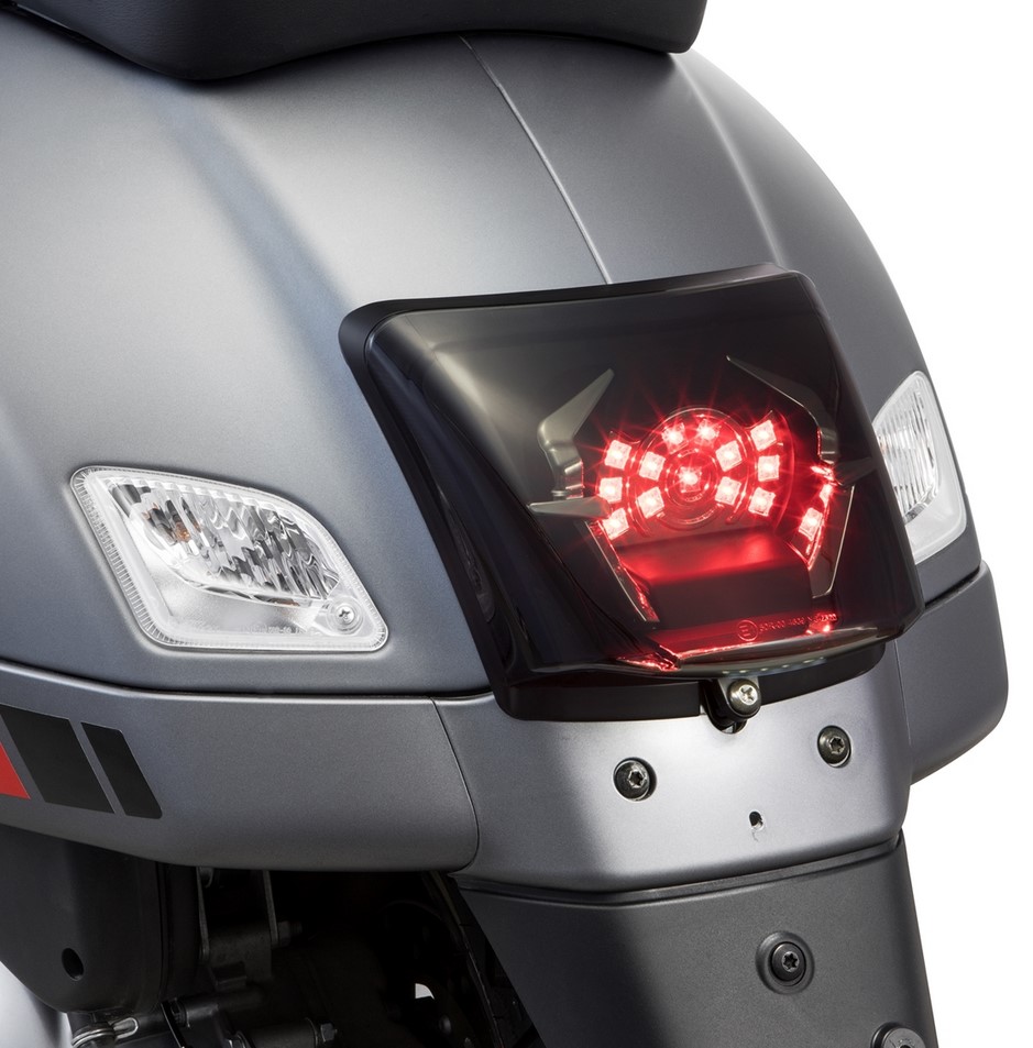 Fanale posteriore MK II LED per Vespa GTS/GTS Super/GTV/GT 60 125-300cc (-'13), colorato