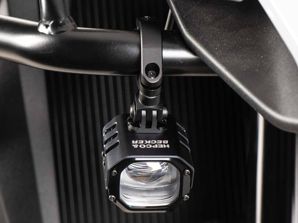 Faro supplementare a LED Nova con montaggio universale per CF Moto 700 MT (25-) Hepco & Becker