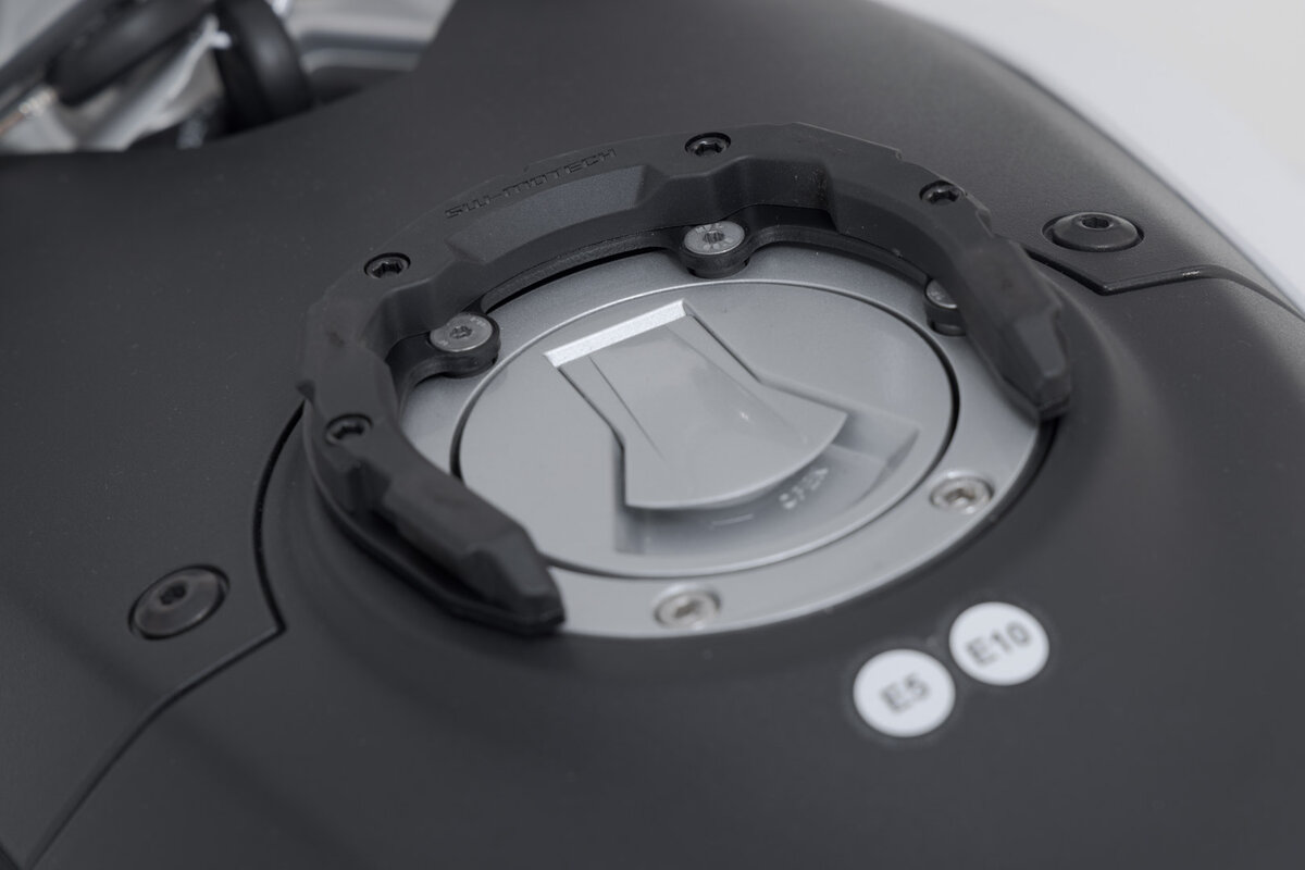 Anello per serbatoio SW-Motech PRO per Triumph Trident 660