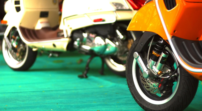 Ammortizzatore anteriore ZELIONI per Vespa ET2/ET4/LX/LXV/S 50-150ccm, argento/arancio/nero