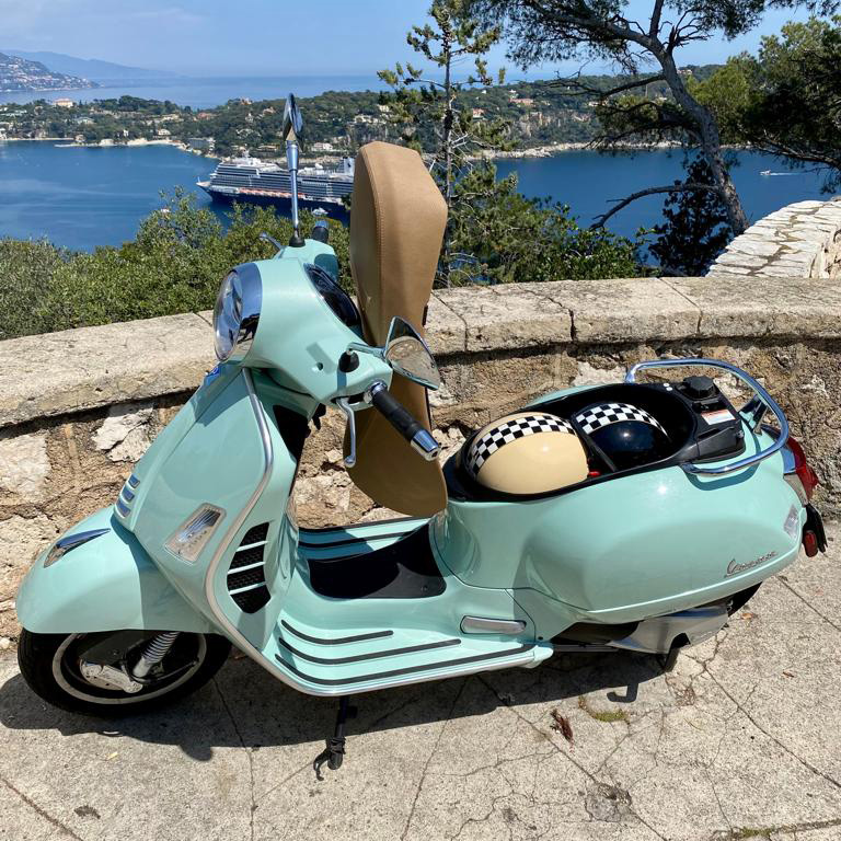 Vano portacasco per un massimo di due caschi per Vespa GTS/GTS Super/GTV 125-300cc ('19-) Big Box