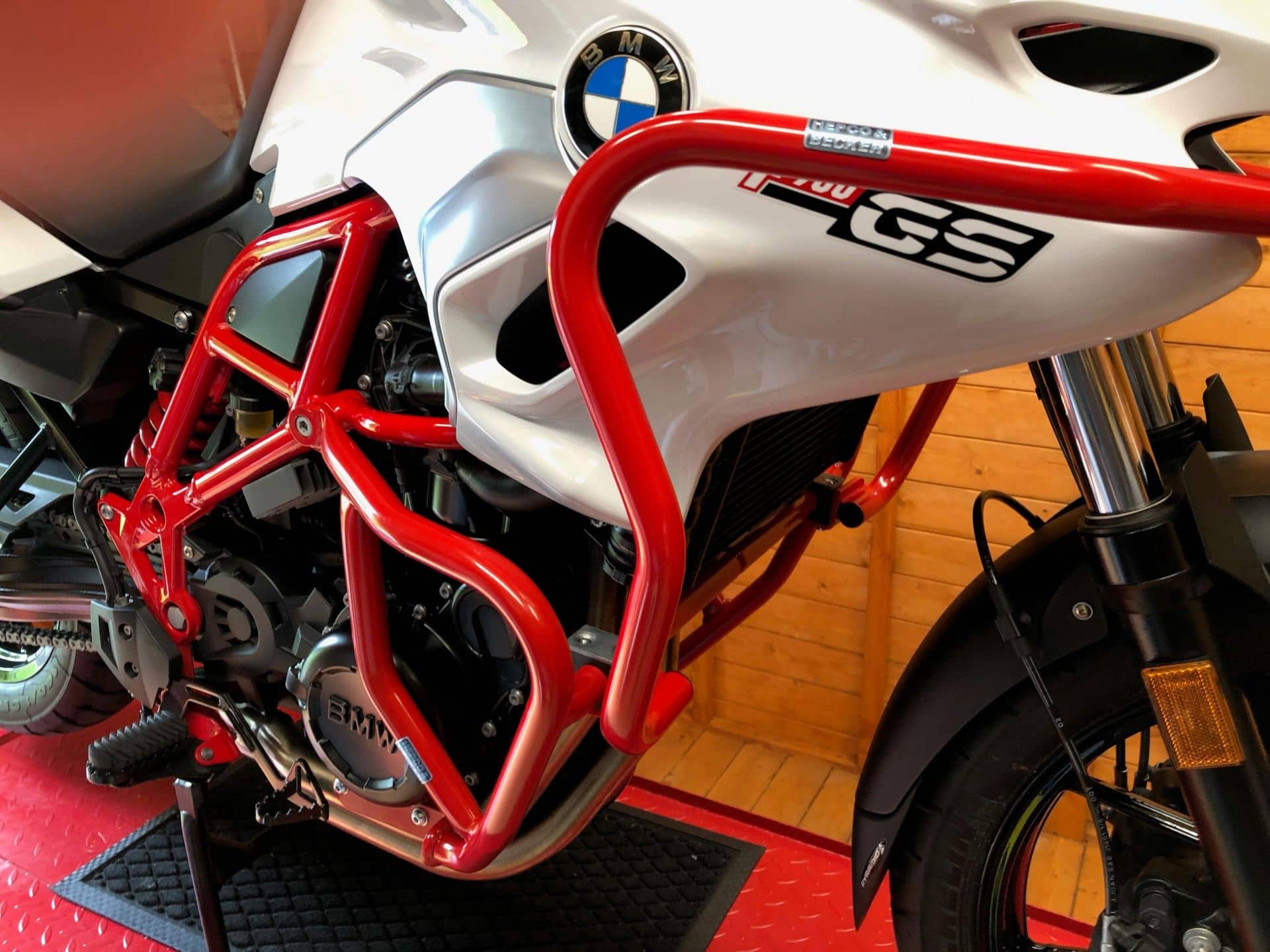 Protezione serbatoio rossa per BMW F 650 GS Twin (08-11)/F 700 GS (12-17)/F 800 GS (08-16)
