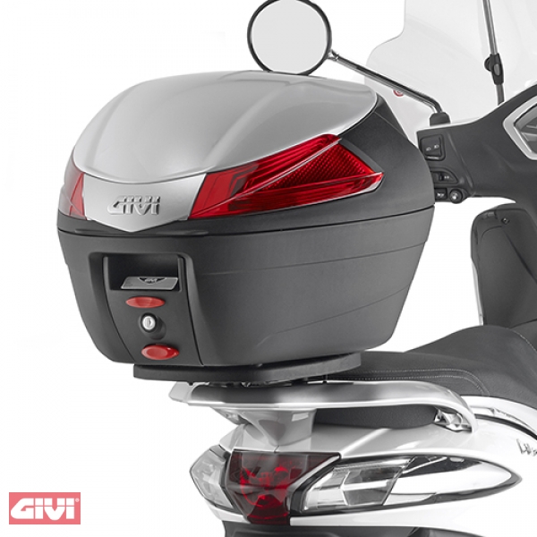 Kit montaggio bauletto Givi per portapacchi Piaggio per Piaggio Liberty 50 125 150 iGet 02 - 2017