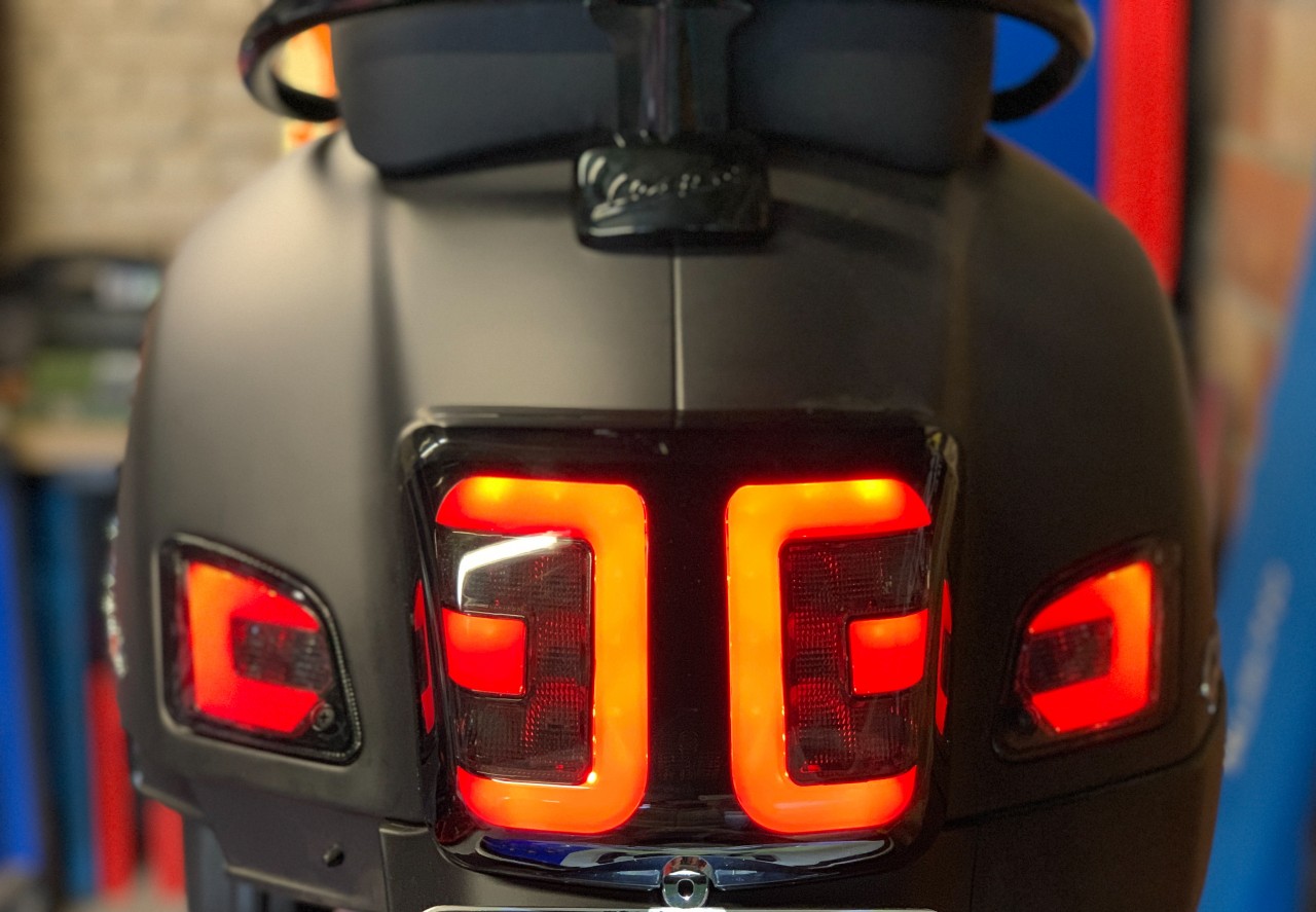 Fanale posteriore a LED colorato per Vespa GTS, GTS Super 125-300 cc
