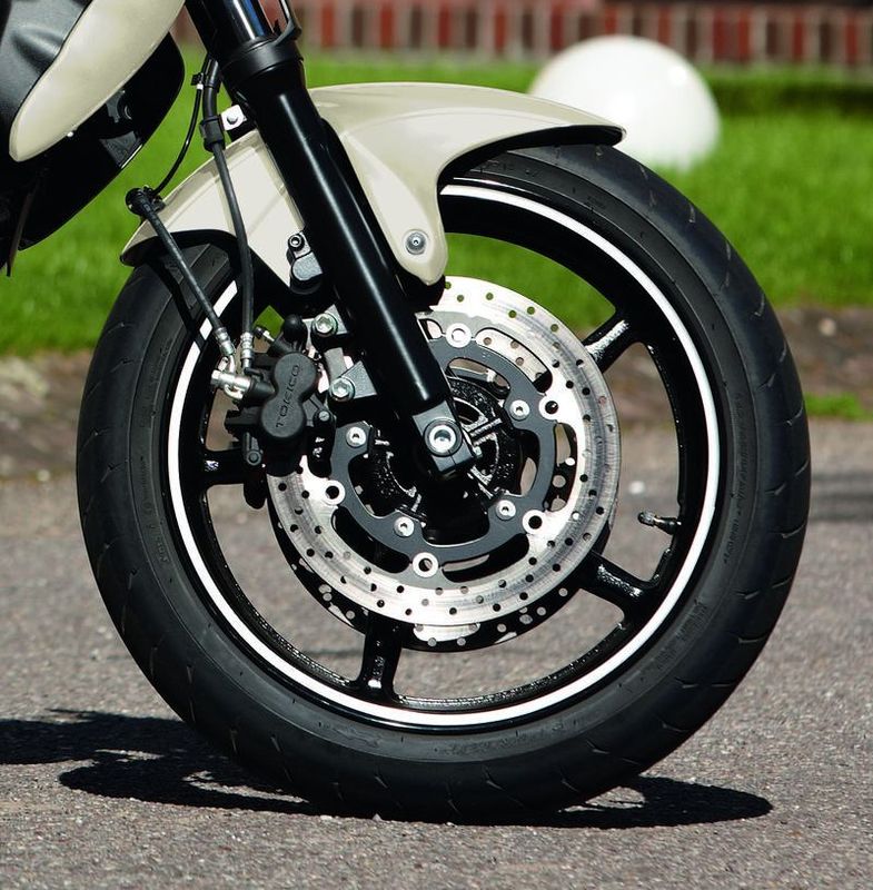 Decorazione cerchio, bianca per Suzuki GSX-R1000 BJ. 2005 - 2006/ 2007-2008/ 2009-2011/ 2012-2016/ GSX-R750 MIO