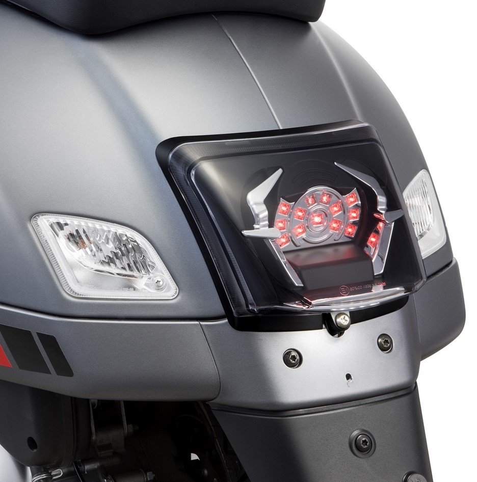 Fanale posteriore MK II LED per Vespa GTS/GTS Super/GTV/GT 60 125-300cc (-'13), trasparente