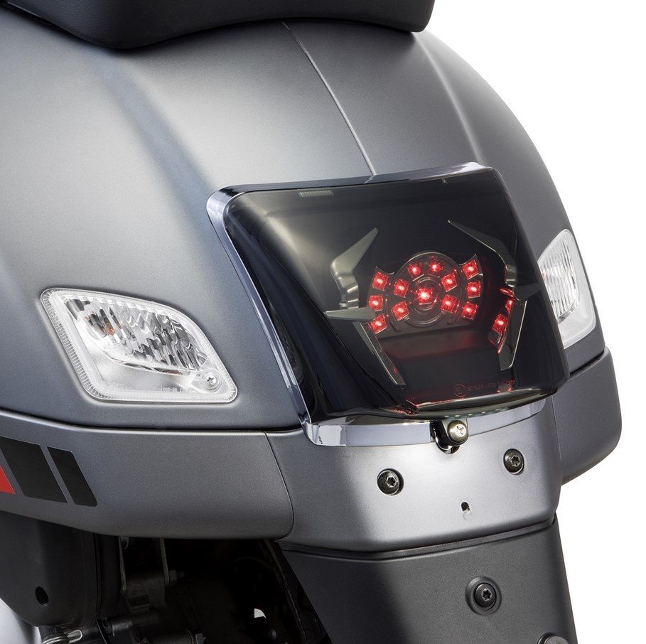 Trasformazione fanale posteriore per Vespa GTS/GTS Super/GTV 125-300cc ('14-'18), cromato