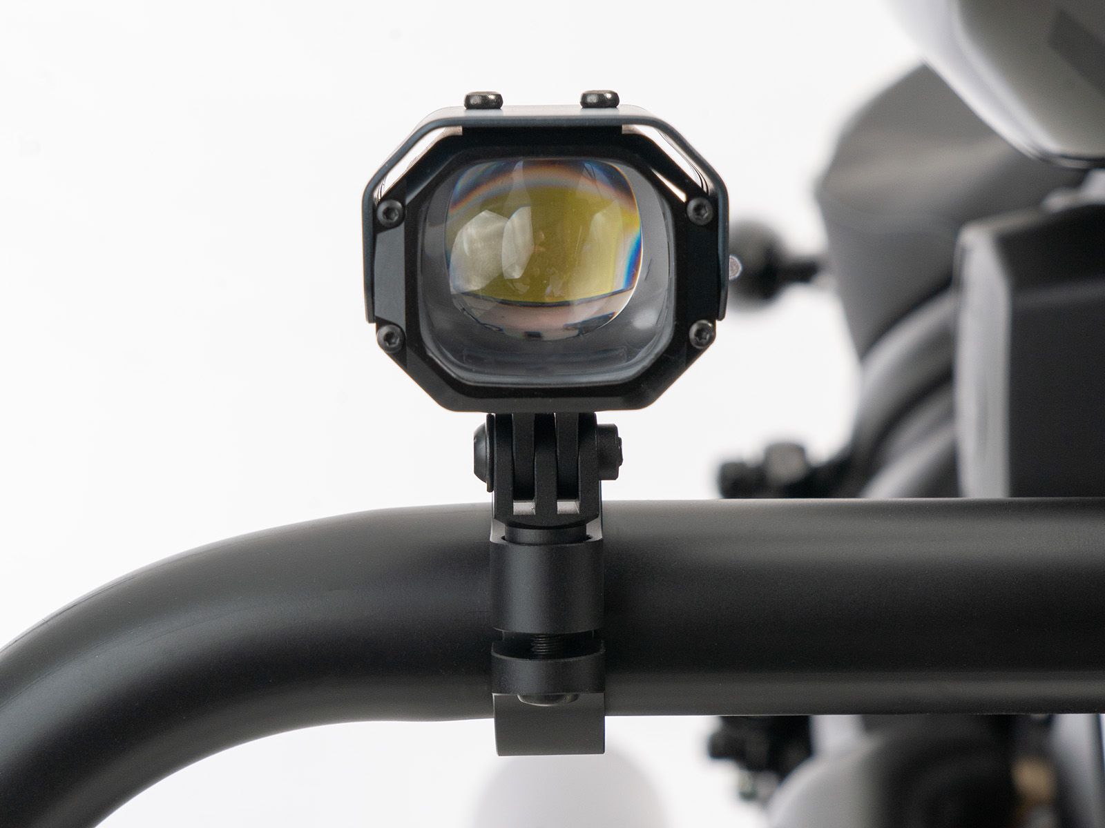 Faro supplementare a LED Nova con montaggio universale per CF Moto 700 MT (25-) Hepco & Becker