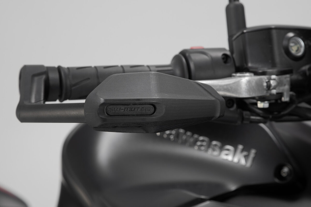 Protezione leva SW-Motech con deflettore per Kawasaki Z 1100 /SE (26-) / Z 650 S (26-)