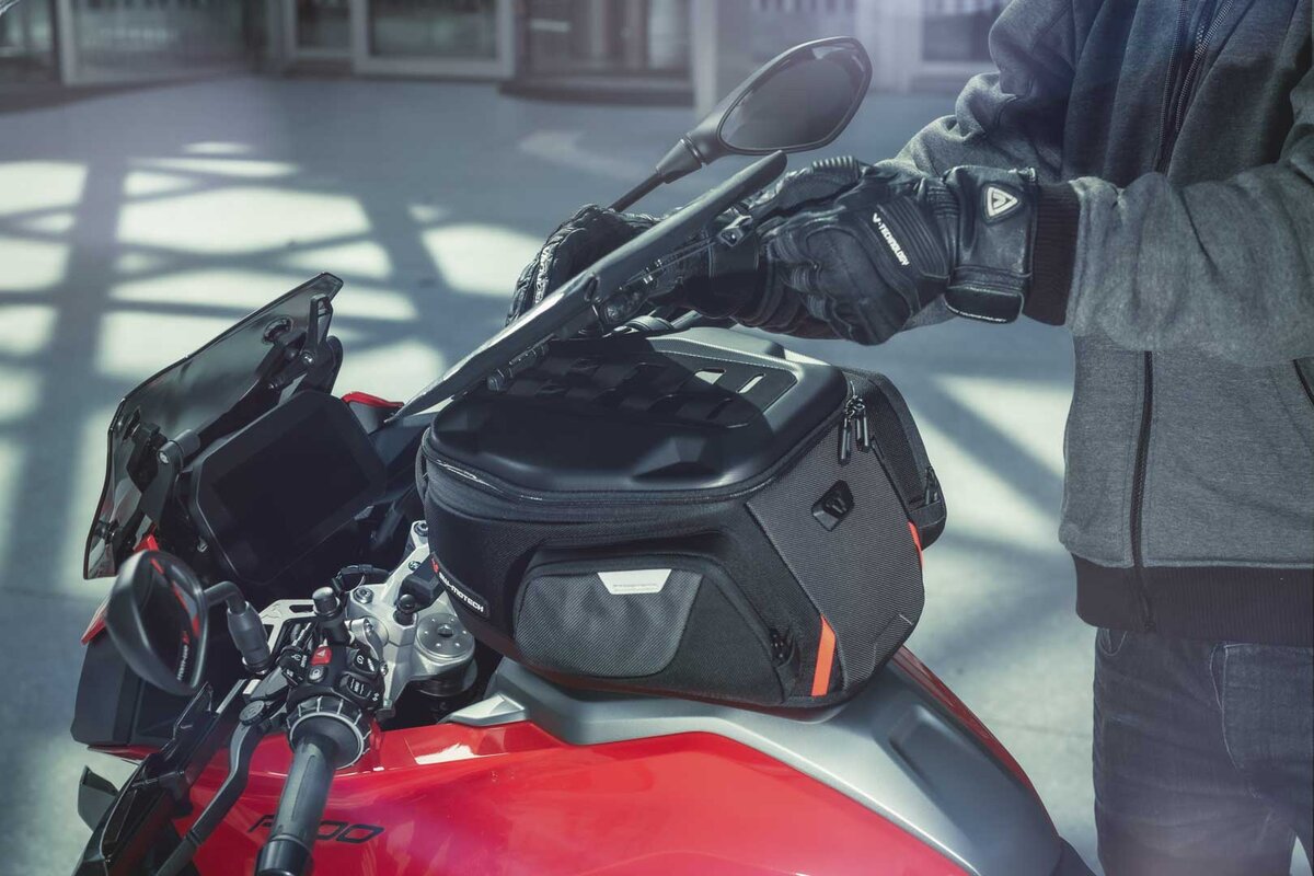 SW-Motech Drybag per smartphone con attacco MOLLE SW Motech