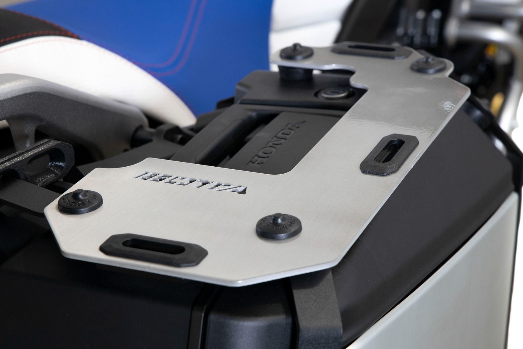 Portapacchi per valigie laterali XL 750 Transalp /NT 1100 /ADV 750 /NC 750 X, alluminio spazzolato lucido