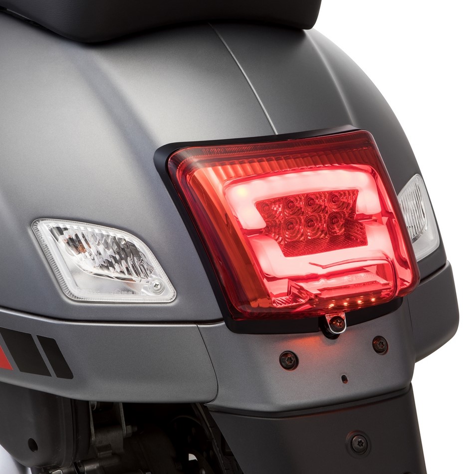 Fanale posteriore a LED per Vespa GTS/GTS Super/GTV/GT 60 125-300cc (-'13), rosso
