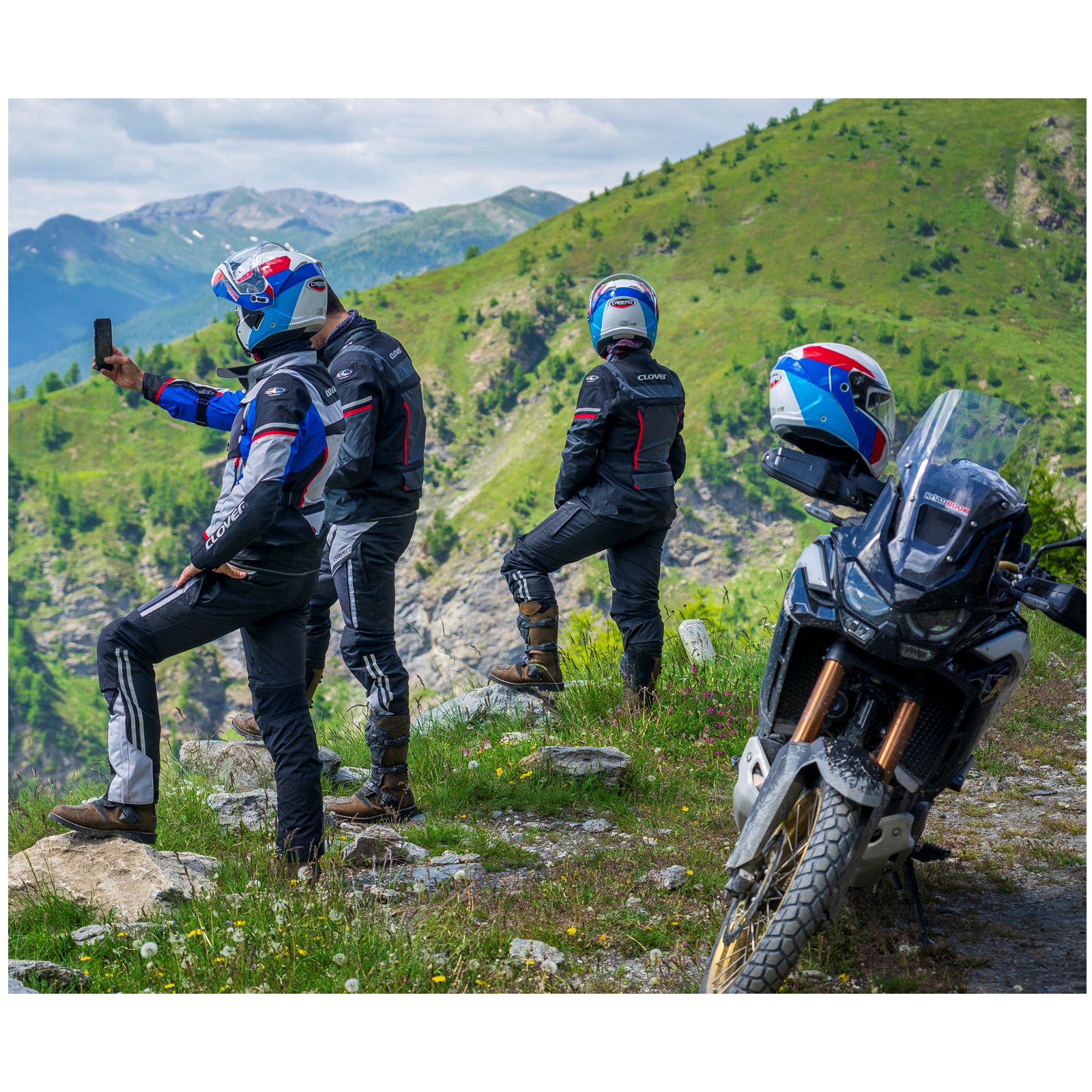 Casco Caberg Horus Scout, bianco metallizzato/rosso-blu