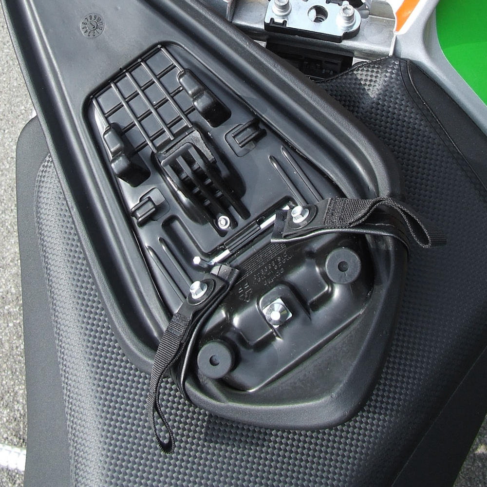Kit di montaggio Kriega US Drypack per Aprilia Tuono V4 Factory / RR e RSV4 RF / RR
