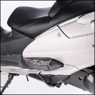 Rialzo pedana passeggero per Suzuki Burgman AN650 BJ. 2007-2012/ Burgman AN650 BJ. 2005-2006/ Burgm