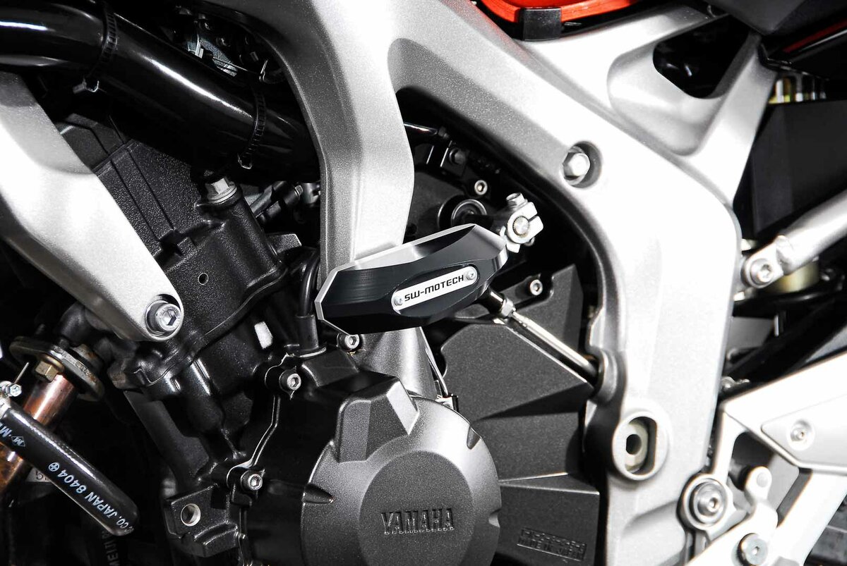 SW-Motech Kit paracolpi nero per Yamaha FZ1 /Fazer, FZ6 /Fazer - SW Motech