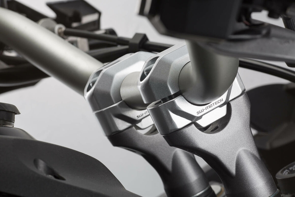 SW-Motech Riser manubrio, argento per manubrio Ø 22 mm, H=15 mm per Honda CB 1100 EX /RS - SW Motech
