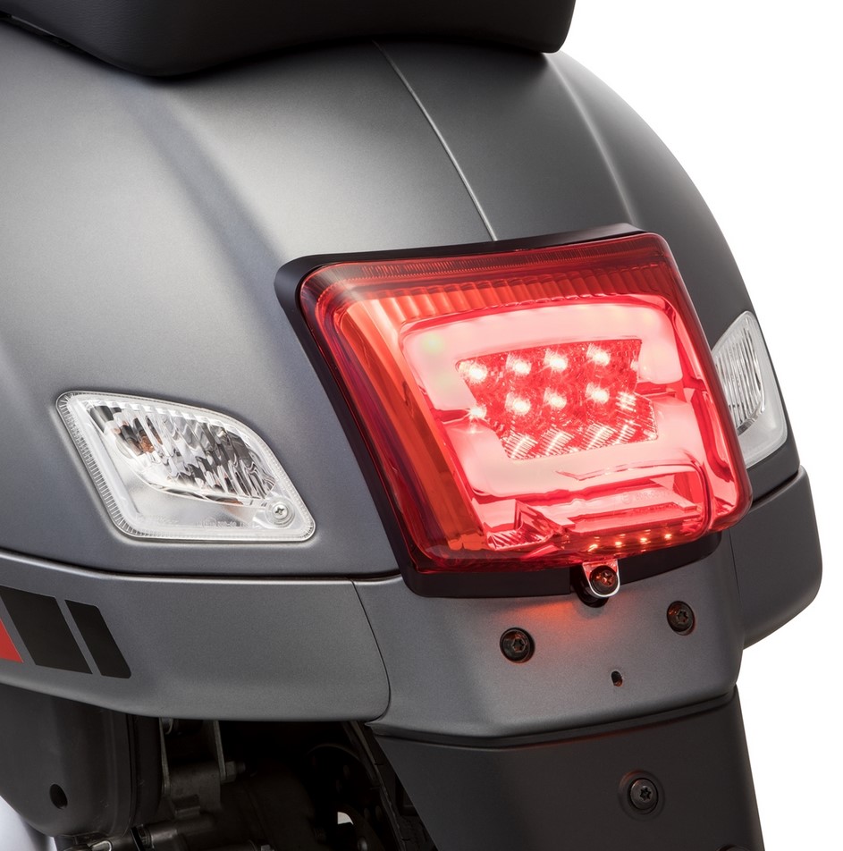 Fanale posteriore a LED per Vespa GTS/GTS Super/GTV/GT 60 125-300cc (-'13), rosso