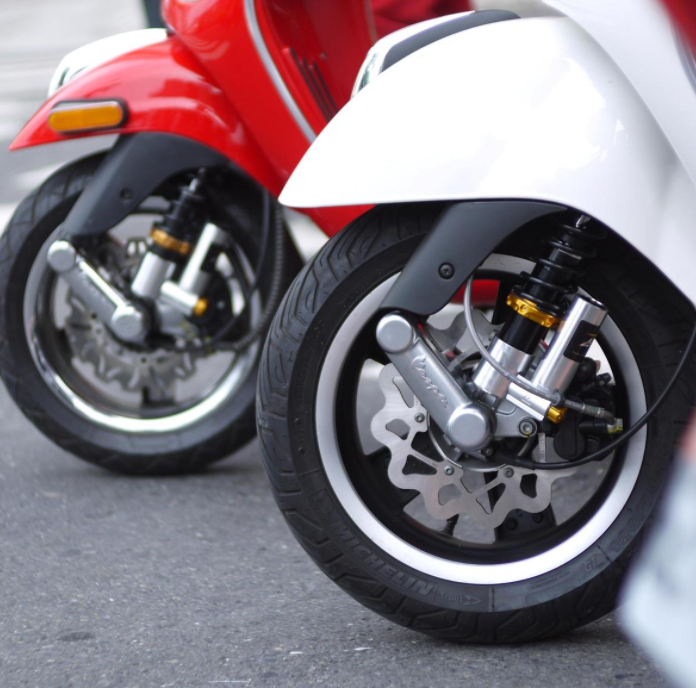 Ammortizzatore anteriore per Vespa GTS/GTS Super/GTV/GT 60/GT/GT L, argento/arancio
