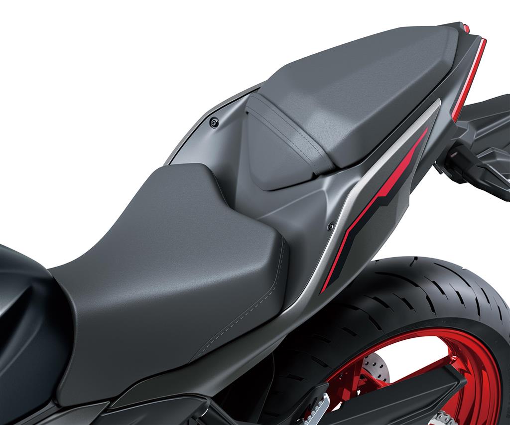 Sedile a panca alta per Kawasaki Z 500 / Ninja 500 (24-) Originale