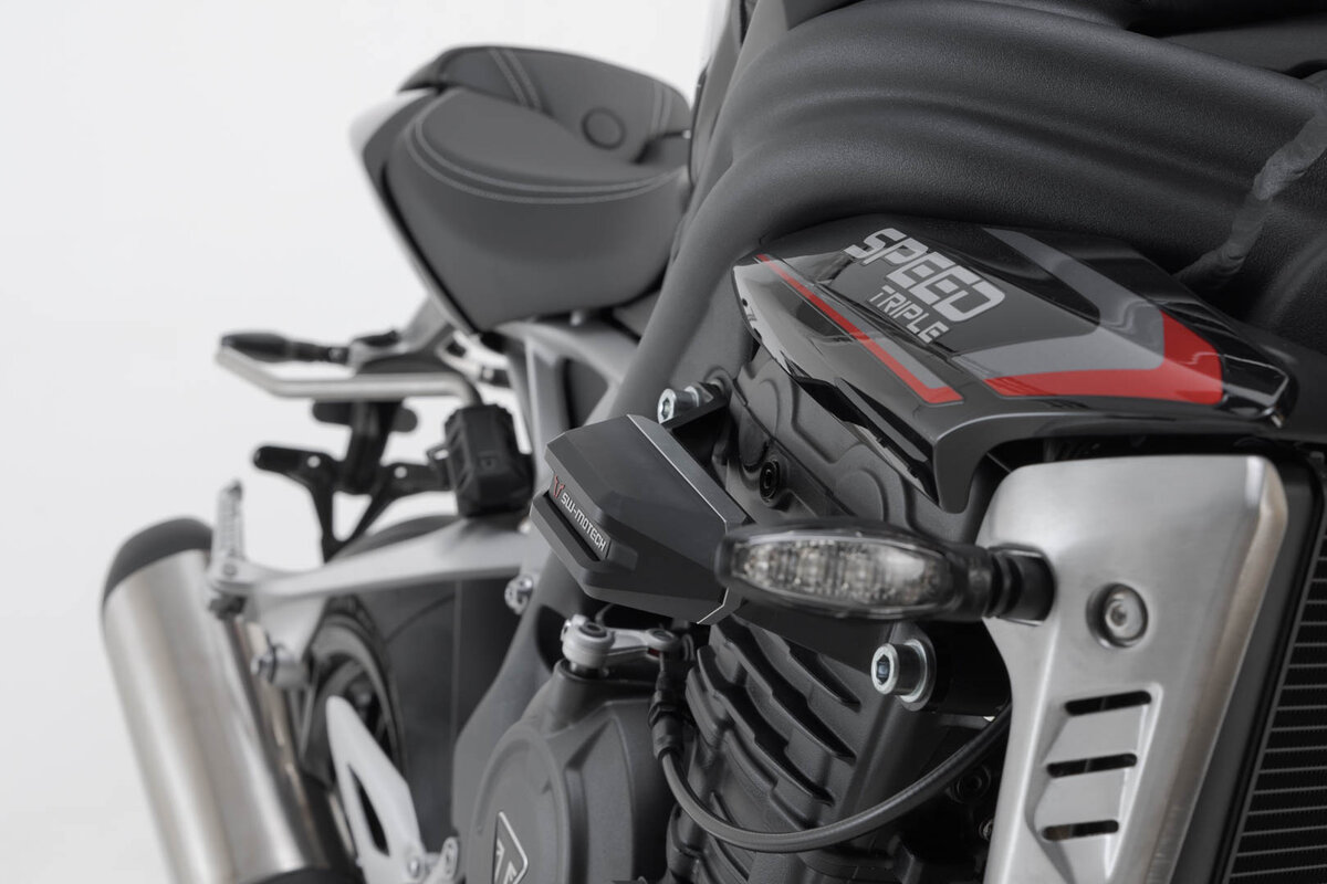 Kit crash pad SW-Motech nero per Triumph Speed Triple 1200 RR /RS