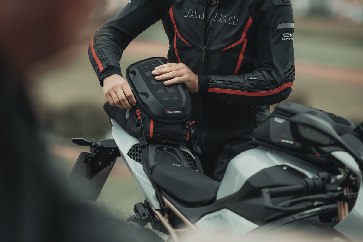 Borsa posteriore PRO Roadpack Aprilia Tuono V4 1100 RR (18-20), KG1
