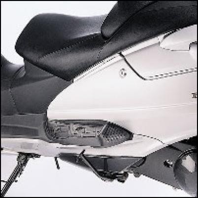 Rialzo pedana passeggero per Suzuki Burgman AN650 BJ. 2007-2012/ Burgman AN650 BJ. 2005-2006/ Burgm