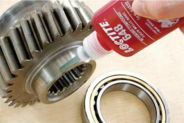 Loctite 648 Adesivo per cuscinetti a boccola - Flacone da 5 ml