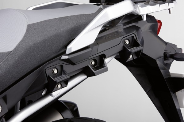 Kit montaggio valigie laterali per Suzuki V-Strom 650 BJ. 2017