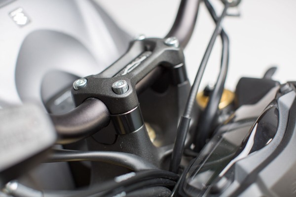 SW-Motech Riser manubrio, nero per manubrio Ø 28 mm, H=20 mm per Suzuki GSX-S 1000 S Katana - SW Motech