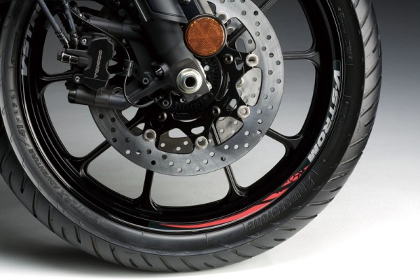 Decorazione cerchio Suzuki V-Storm 1050 ruota anteriore 19 rossa
