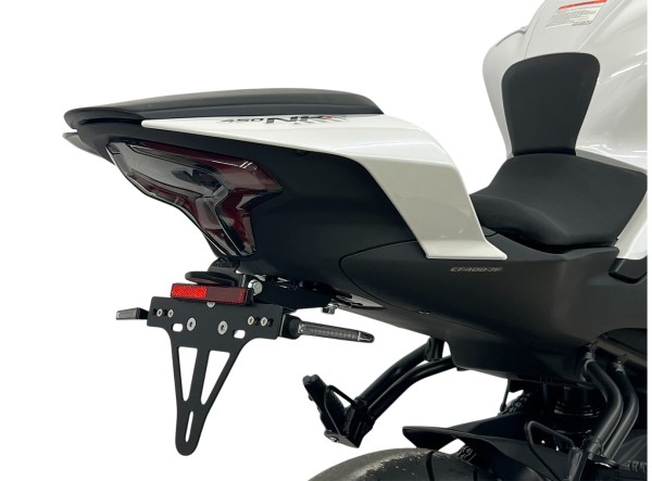 alpha Technik Kennzeichenhalter CF Moto 400NK, Modelljahr 2024-.