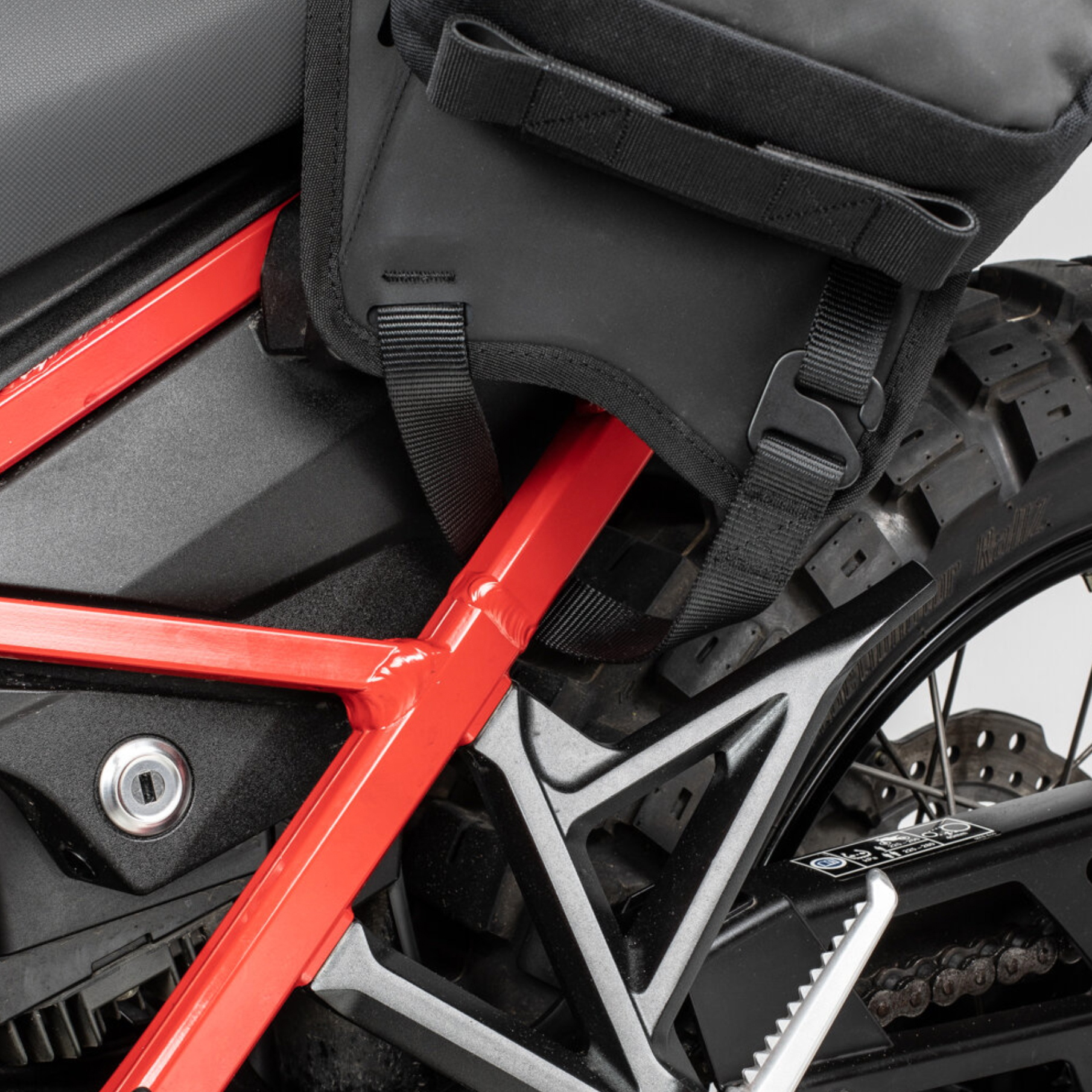 Kriega-OS-Base-fu-r-Honda-CRF1100L-Africa-Twin-12