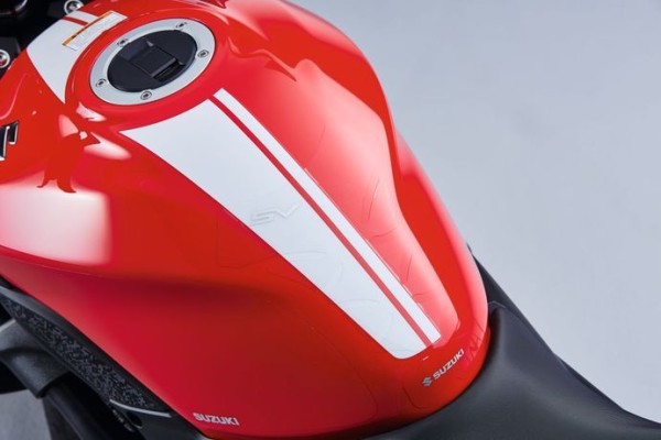 Paraserbatoio trasparente per Suzuki SV650 BJ. 2016-2017