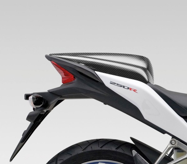 Coprisella passeggero originale Honda CBR125R, carbon look