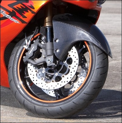 Copriruota anteriore in carbonio per Suzuki GSX1300R Hayabusa BJ. 2008-2012/ GSX1300R Hayabusa BJ. 2013-20